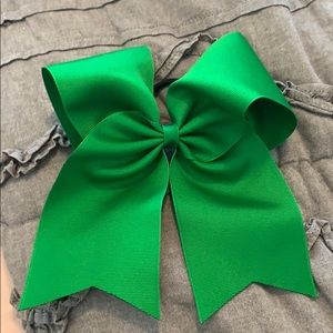 Green cheer bow